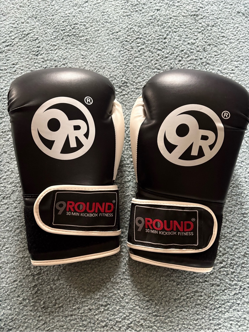 Classic Boxing Gloves 9 Round Worn Once